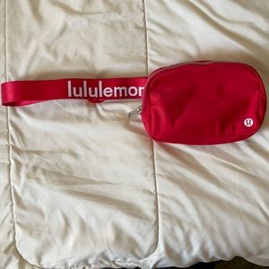 one of a kind lululemon red belt bag